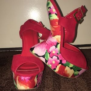 Madison by shoe dazzle red floral wedges